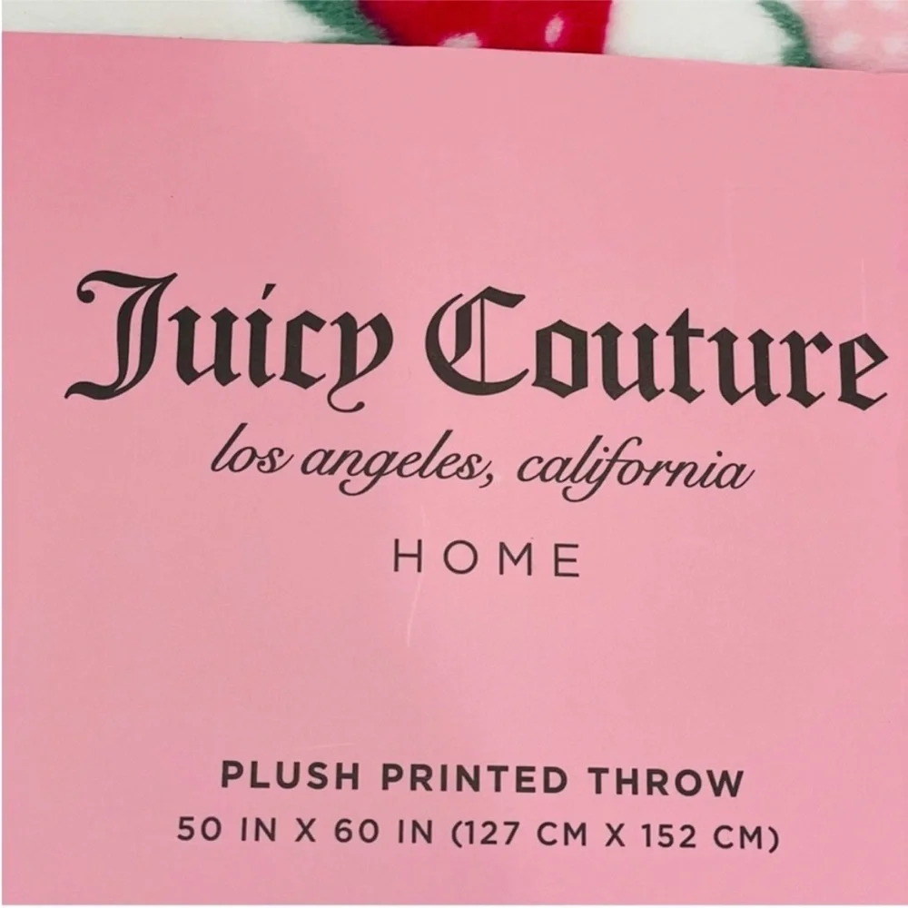 NEW Juicy Couture Home Strawberry Plush Printed‎ Throw Blanket Pink White 50x60